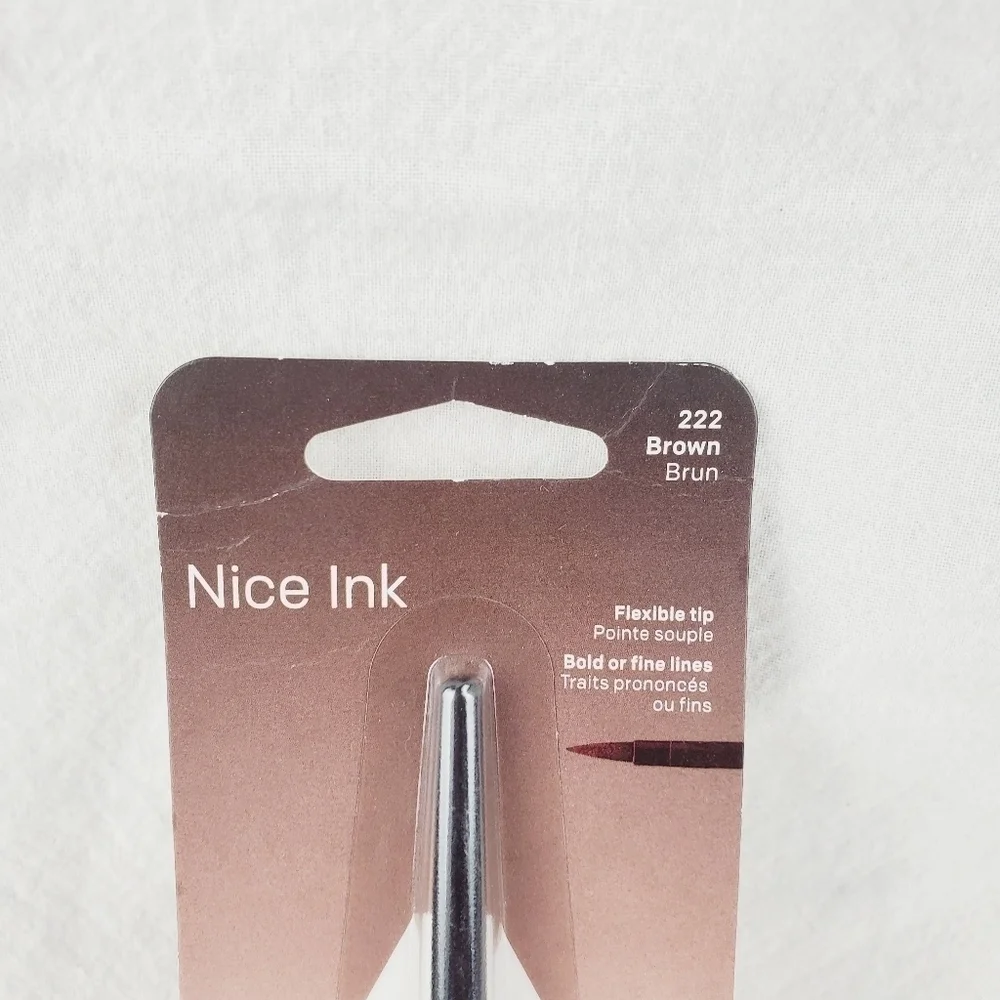 LAST ONE 🔥 Almay Liquid Eyeliner, Flexible Tip - Brown 222